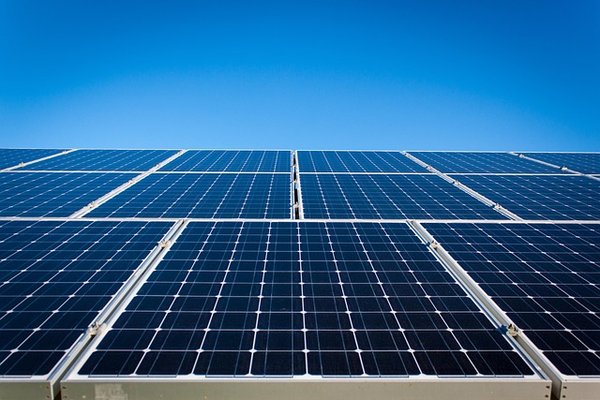 Harnessing the sun: commercial rooftop solar systems for retail